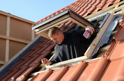 Pose de fenêtres de toit Velux à Orus